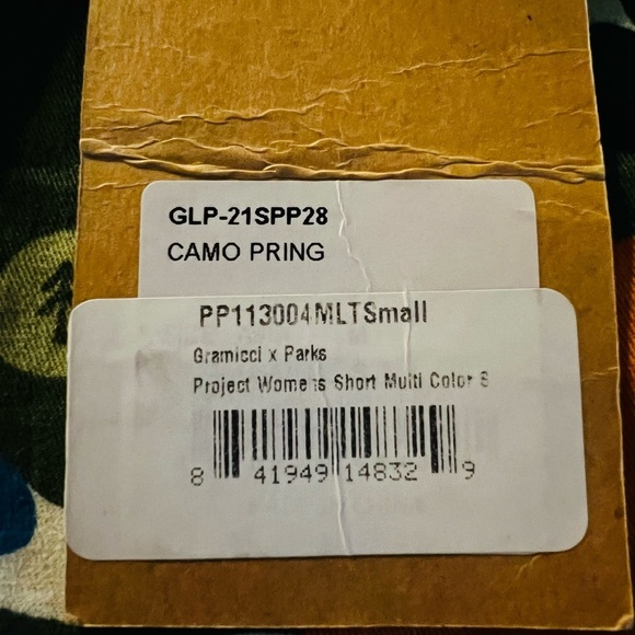 GRAMICCI WOMEN’S MULTI COLOR CAMO SHORTS SIZE SMALL NWT - Picture 14 of 15